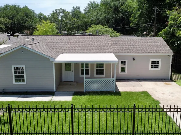 5701 Luna St, Houston, TX 77076