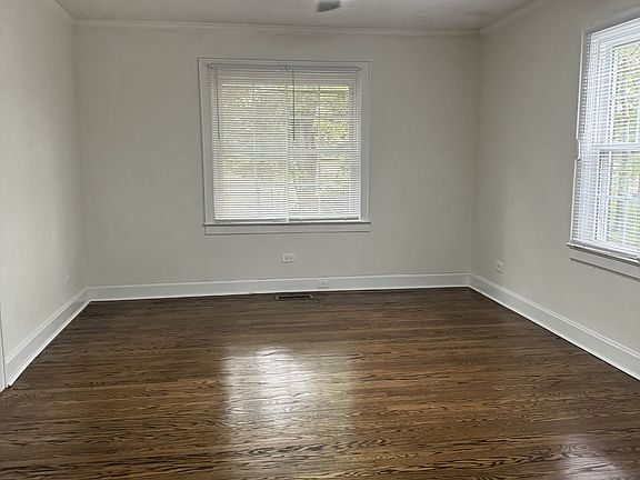 3rd image of 306 S Hillcrest Dr