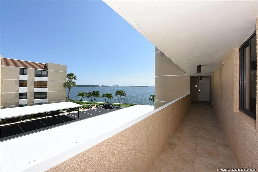 2 bed, 2.0 bath, 1102 sqft, $1,700 — Photo 4