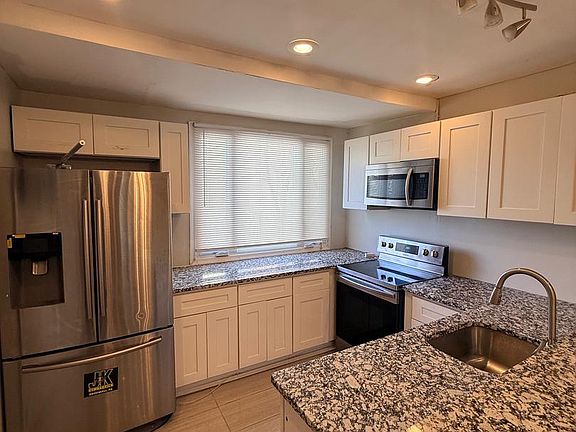 2nd image of 1941 Ruan St