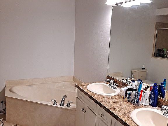 5th image of 2113 Coral Key Ct