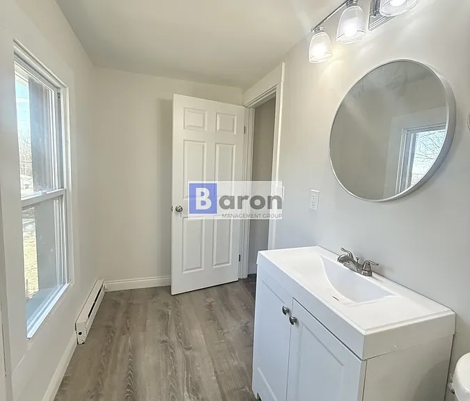42 S Mathison St — Photo 15