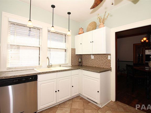 4th image of 2115 W Barker Ave
