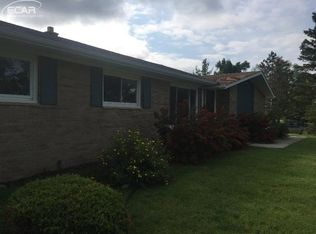 8168 Hartland Rd, Fenton, MI 48430