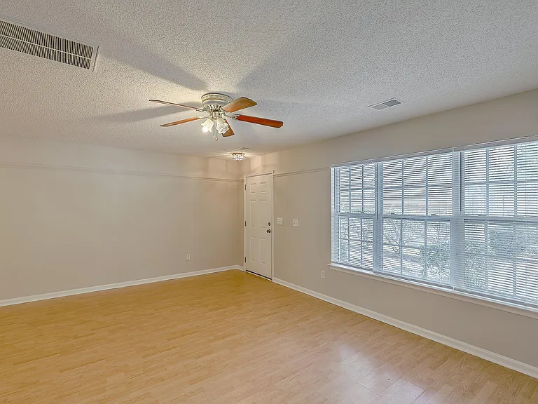 8074 Shadow Oak Dr — Photo 21