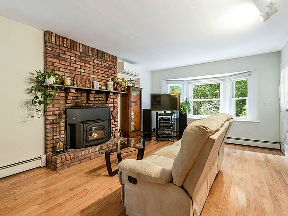5th image of 309 Woodland Ave