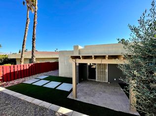 3067 Sunflower Cir E, Palm Springs, CA 92262