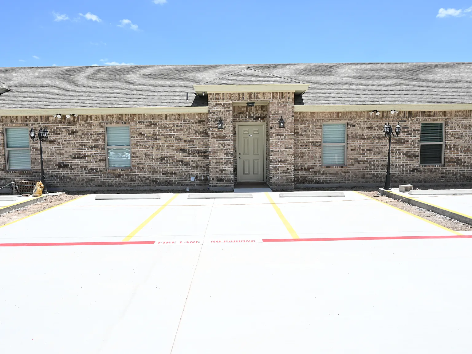 6325 Dunlap — Photo 1