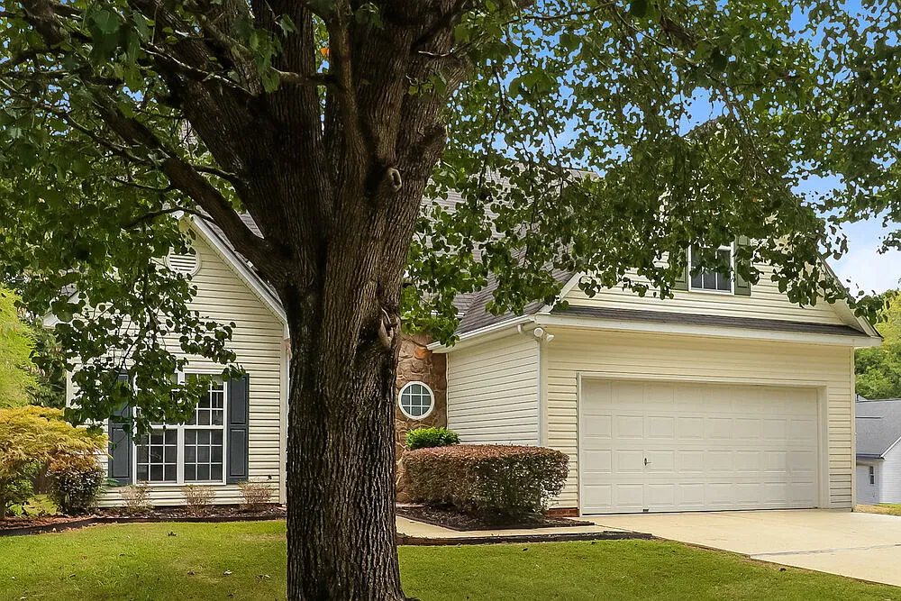 3 bed, 2.5 bath, 1927 sqft, $3,220 — Photo 4