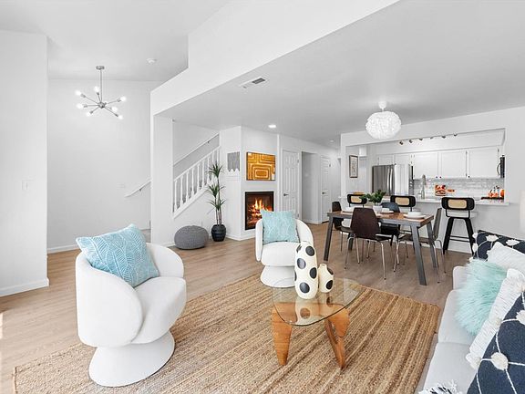 2nd image of 538 Torrey Pine Lane