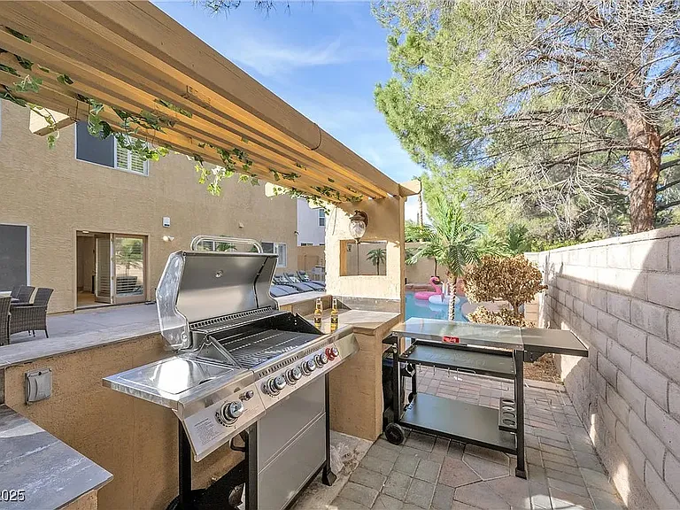 2728 Monrovia Dr — Photo 10