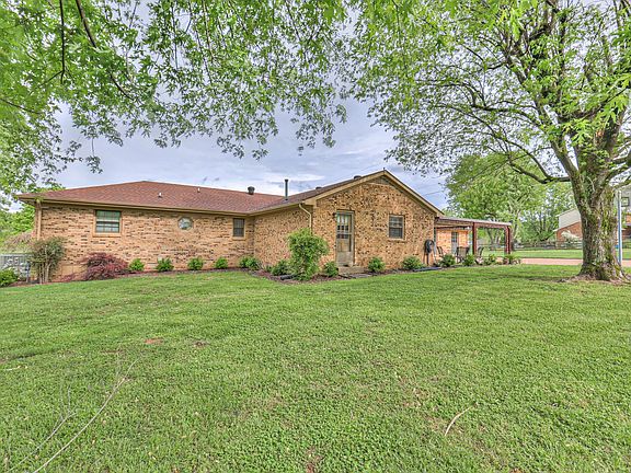 51st image of 117 Brights Ln