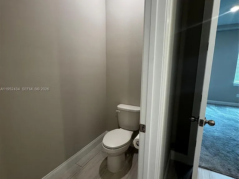 6712 NW Cloverdale Ave — Photo 34