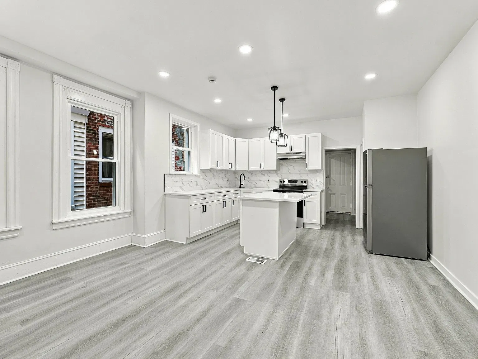 4 bed, 1576 sqft, $2,195 — Photo 2