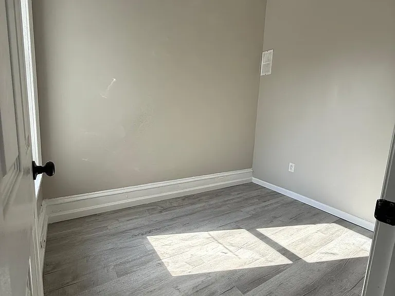 135 Peach St — Photo 9
