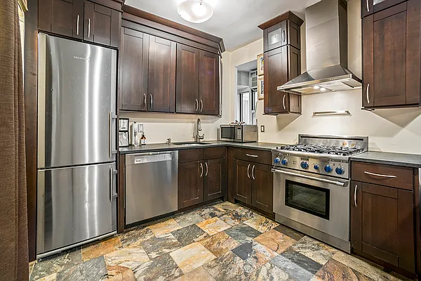 Sold by Fernando Branco Realty LLC | media 13