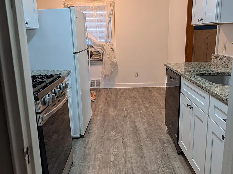 21100 Priday Ave — Photo 7