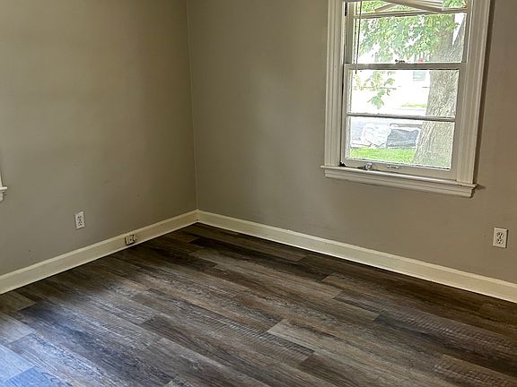 2nd image of 803 Blossom St