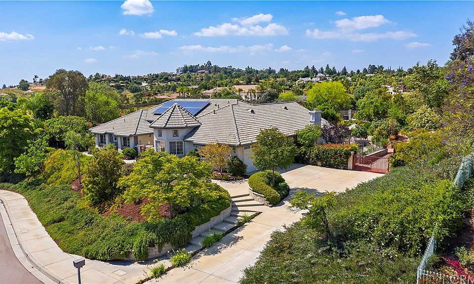 2nd image of 1971 Apostle Ln