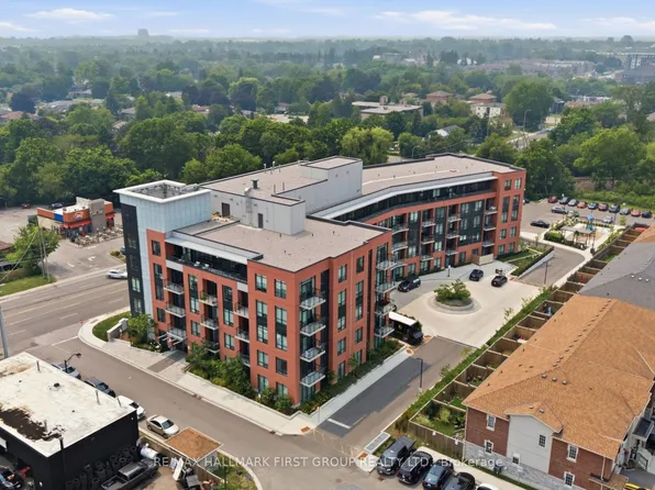 1010 Dundas St E #325, Whitby, ON L1N 0L6