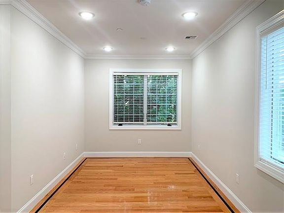 2nd image of 3226 Kennedy Blvd APT 3L