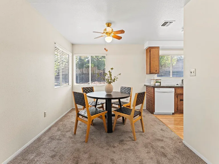 5484 Riverside Blvd — Photo 11