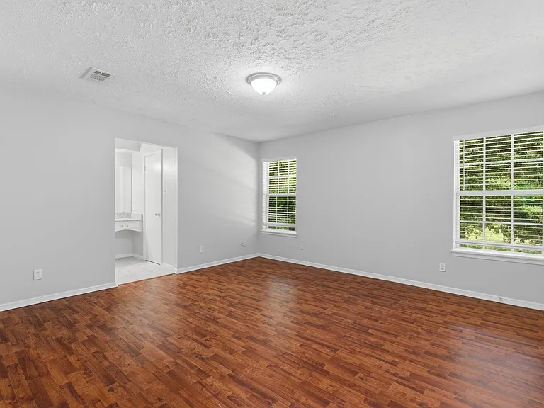 1122 Tigris Ln — Photo 14