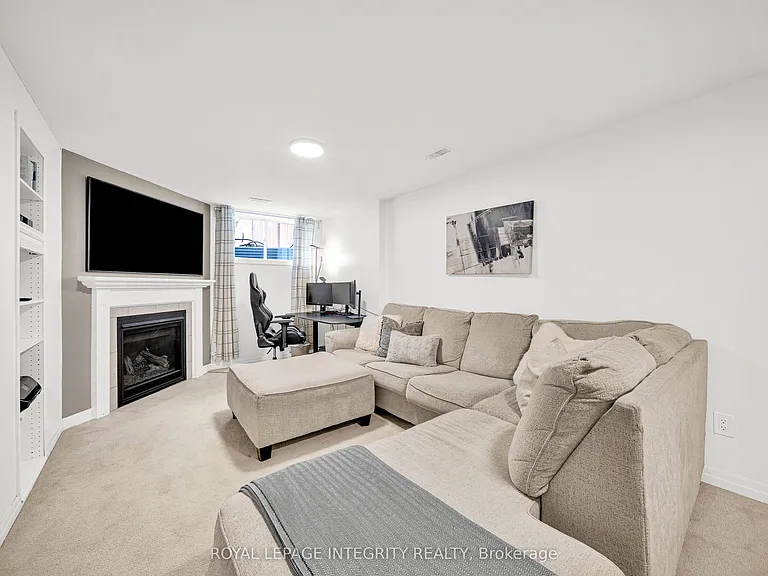 114 Hawkeswood Dr — Photo 38