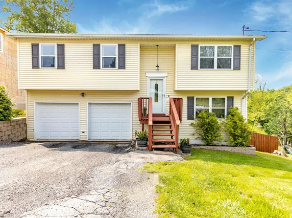 11 Joelyn St, Fairmont, WV 26554