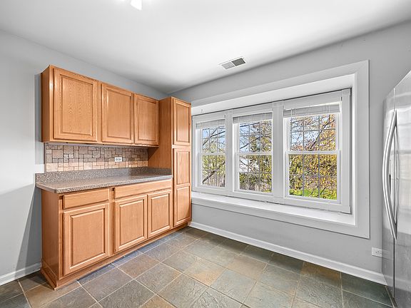 3rd image of 383 Wexford Ct
