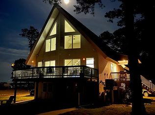 4142 Park St, Hayes, VA 23072