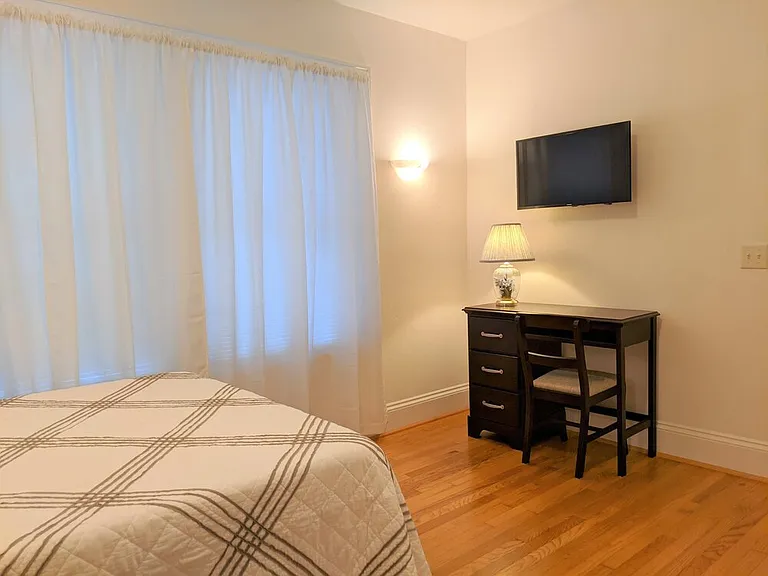 52 Clayton Ave — Photo 10