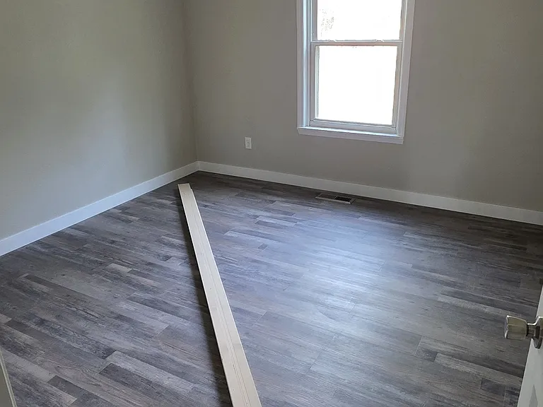 1824 N Hillcrest Ave — Photo 6