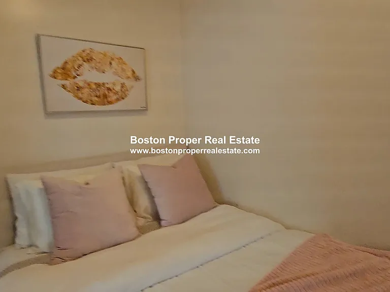 51 Queensberry St #9 — Photo 7