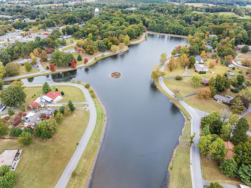 1st image of 108 Lake Valley Rd