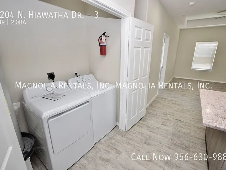5204 N Hiawatha Dr #3 — Photo 5