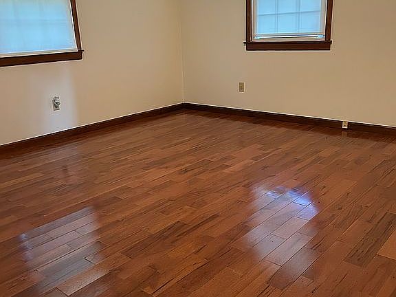 3rd image of 243 Akers Ln