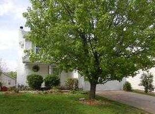 5002 Brittany Downs Dr, Saint Charles, MO