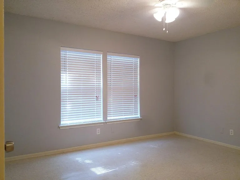2527 Corian Glen Dr — Photo 12