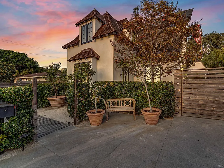 7135 Olivetas Ave — Photo 43