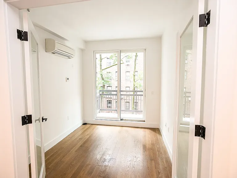 323 E 19th St #3E — Photo 5