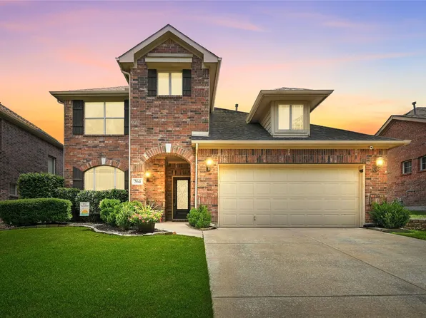 764 Red Elm Ln, Fort Worth, TX 76131