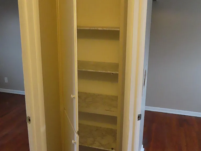 905 North Meadows Court - C — Photo 15
