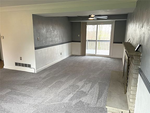 5th image of 3494 Douglas Dr