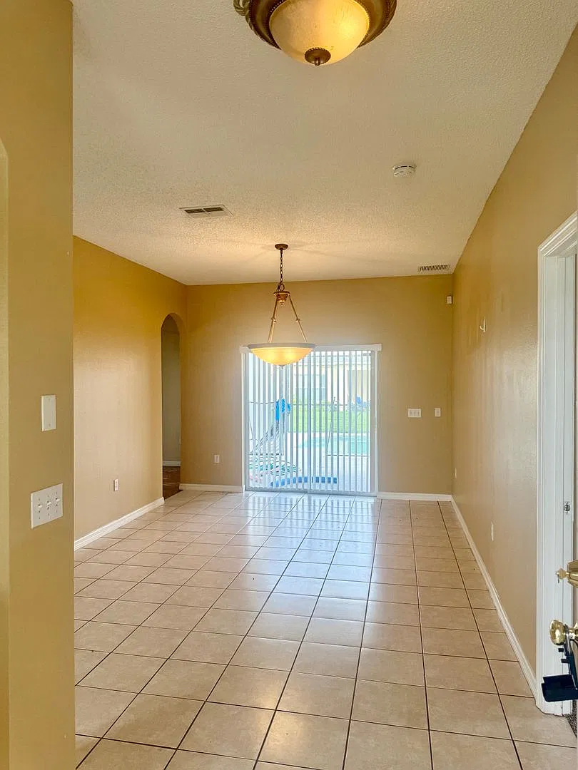 Pool Home In Poinciana Area Of Kissimmee — Photo 4