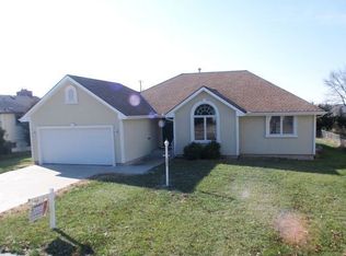 1943 SW Arrowhead Rd, Topeka, KS 66604