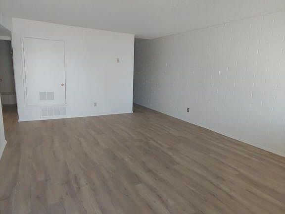 2nd image of 2042 Club Ave