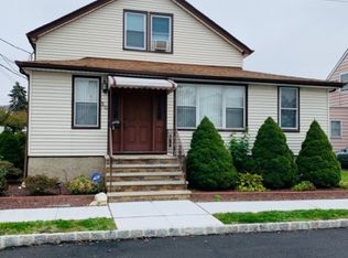 30 Center St, Belleville, NJ 07109