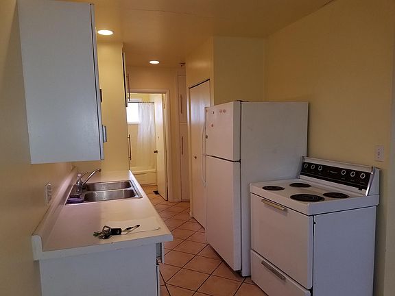 4th image of 903 E Laird Ave