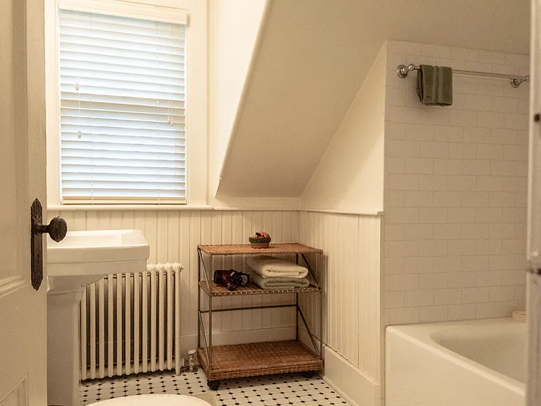 58 Layton Ave — Photo 16